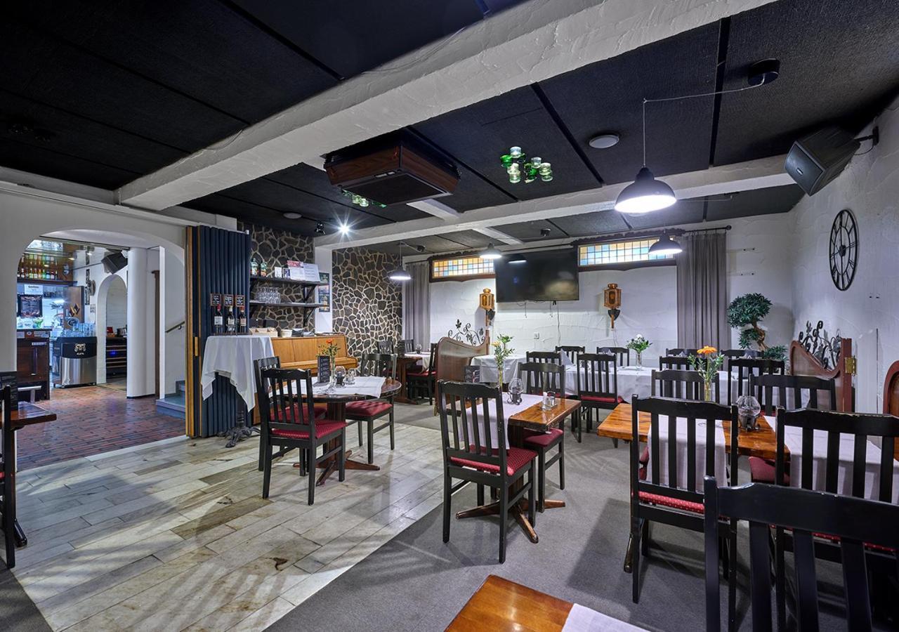 Hotelli-Ravintola Gasthaus Лохья Экстерьер фото