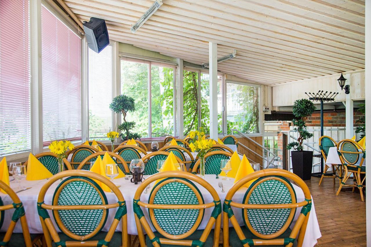 Hotelli-Ravintola Gasthaus Лохья Экстерьер фото
